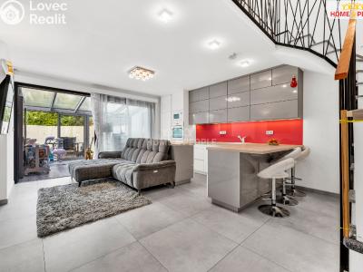 Продажа квартиры 4+KK Praha-Koloděje, Podzámecká č. 1