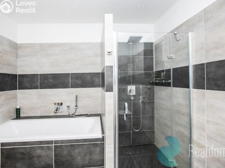 Продаж сімейного будинку Vitín č. 11