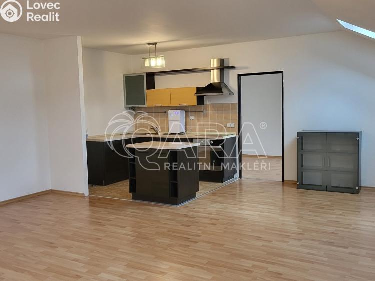 Pronájem bytu 2+KK Milovice, Kaštanová 679 č. 4