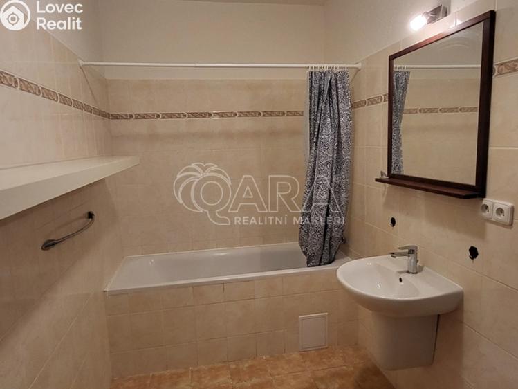 Pronájem bytu 2+KK Milovice, Kaštanová 679 č. 7