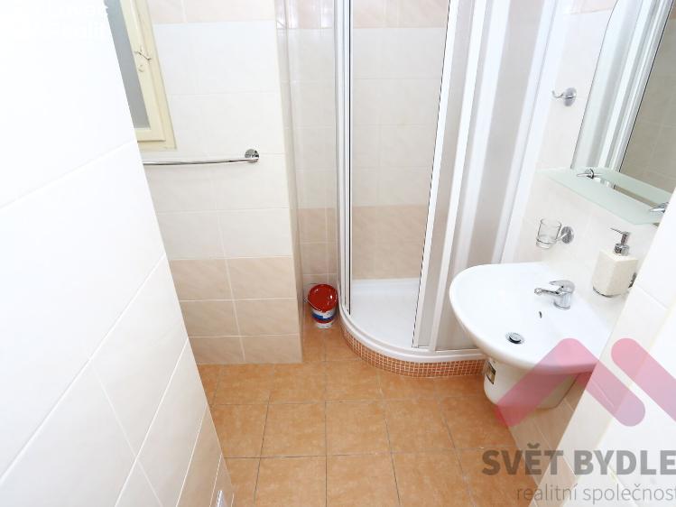 Pronájem bytu 2+1 Praha, Tolstého 979/4 č. 10