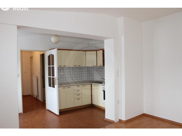 Pronájem bytu 3+1 České Budějovice, Karla IV. 401/7 č. 1