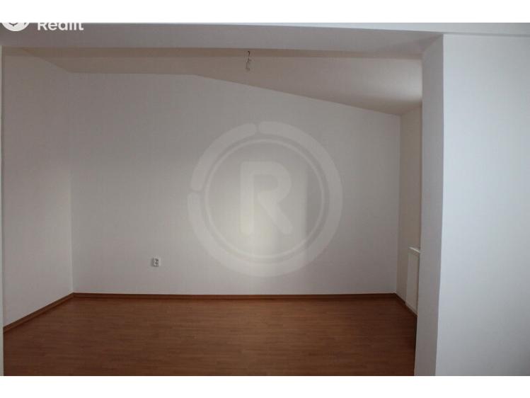 Pronájem bytu 3+1 České Budějovice, Karla IV. 401/7 č. 4