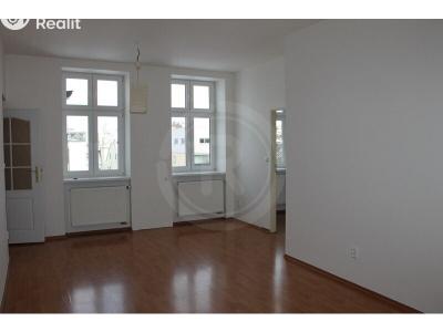 Pronájem bytu 3+1 České Budějovice, Karla IV. č. 3