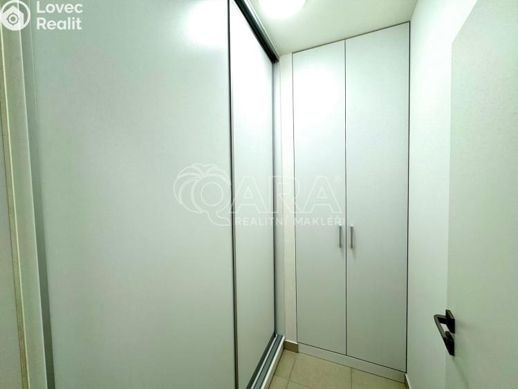 Pronájem bytu 2+KK Praha, K Vystrkovu 2250/2 č. 17