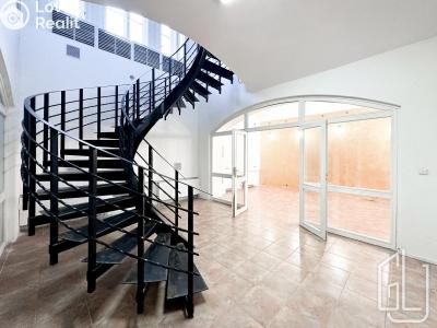 Pronájem kanceláře Praha, Janáčkovo nábřeží č. 4