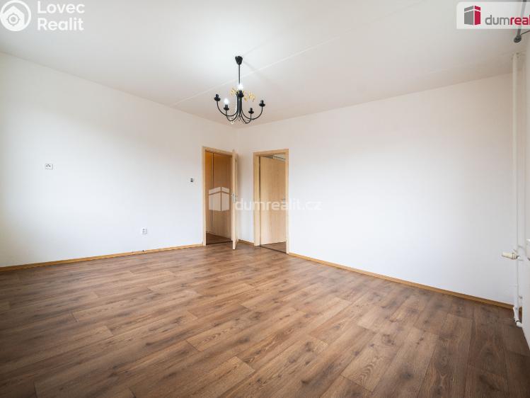 Продажа квартиры 3+1 Lhenice, Sídliště SNP č. 13