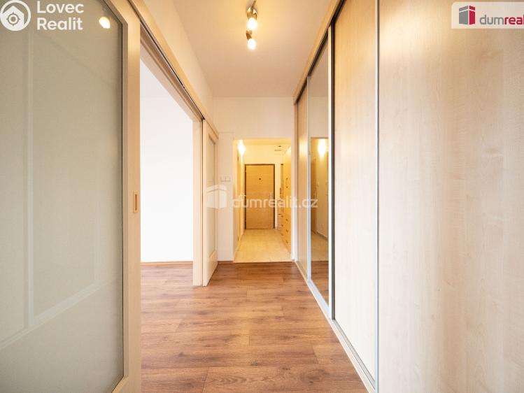 Продажа квартиры 3+1 Lhenice, Sídliště SNP č. 15