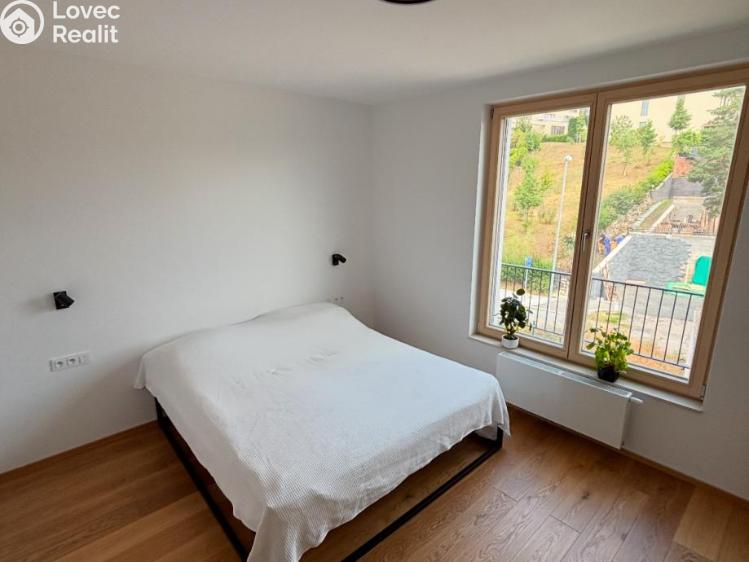 Pronájem bytu 2+KK Praha, Vladimíra Kobranova 1059/4 č. 8