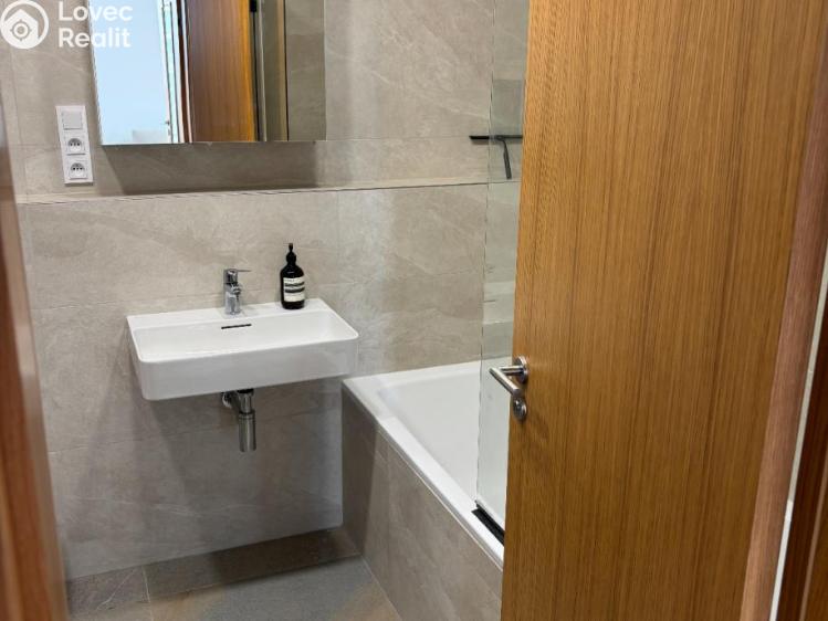 Pronájem bytu 2+KK Praha, Vladimíra Kobranova 1059/4 č. 13