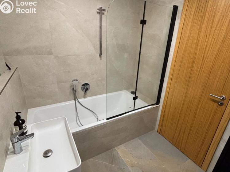 Pronájem bytu 2+KK Praha, Vladimíra Kobranova 1059/4 č. 17