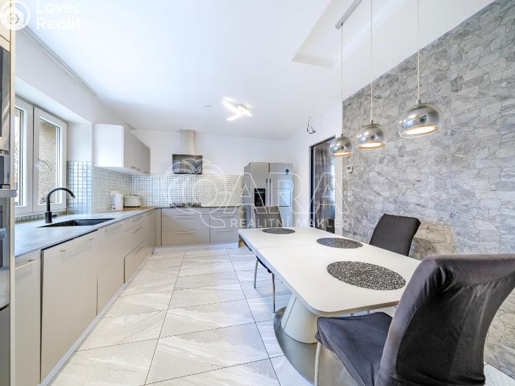 Продажа семейного дома Říčany, Rooseveltova 720/35 č. 1