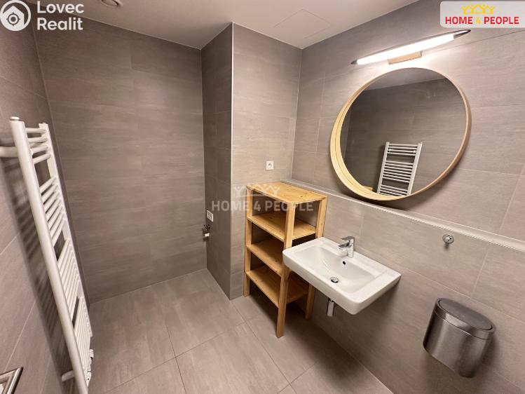 Pronájem bytu 4+KK Praha 8, Nad Bání č. 17