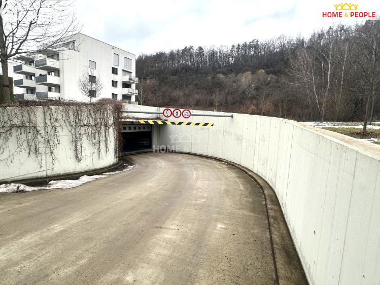 Pronájem bytu 4+KK Praha 8, Nad Bání č. 20