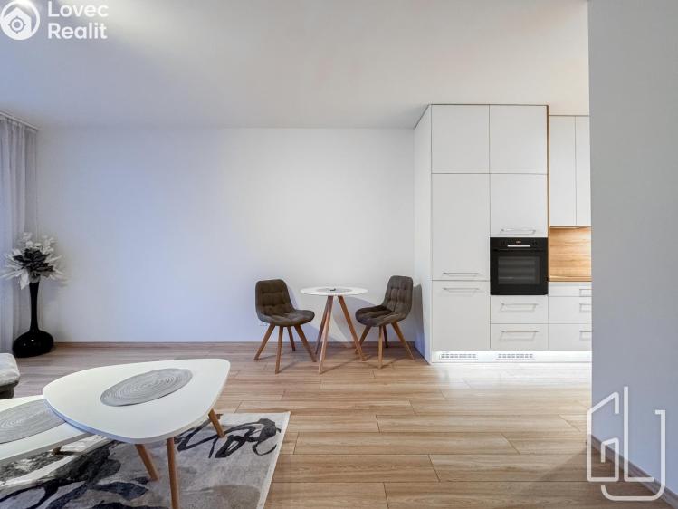 Pronájem bytu 2+KK Praha, U plynárny 1597/54 č. 10