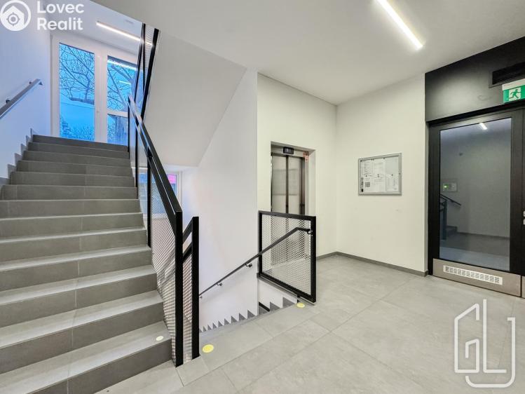 Pronájem bytu 2+KK Praha, U plynárny 1597/54 č. 17