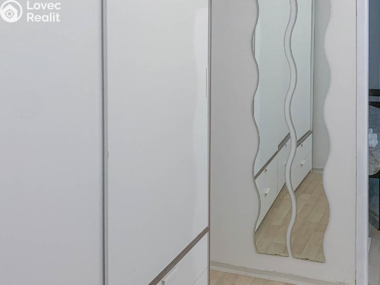 Pronájem bytu 1+KK Praha, Na bitevní pláni 1131/50 č. 11