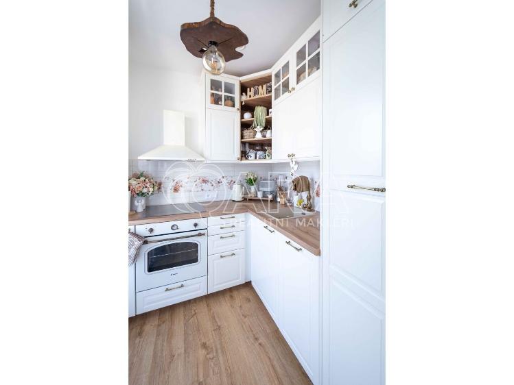 Pronájem bytu 2+KK Roztoky, Lederova 2266 č. 7