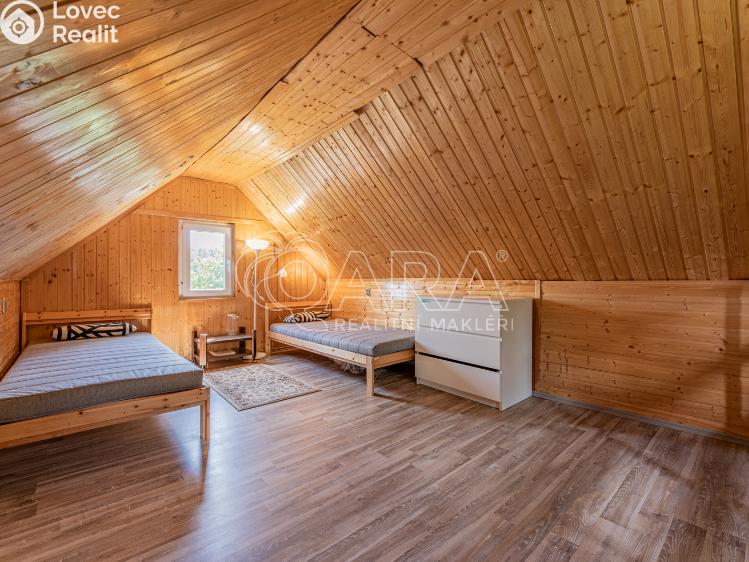 Sale hut Zvánovice, Lipová 75 č. 11