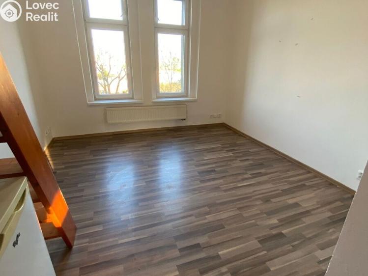 Pronájem bytu 1+KK Praha, Freyova č. 3