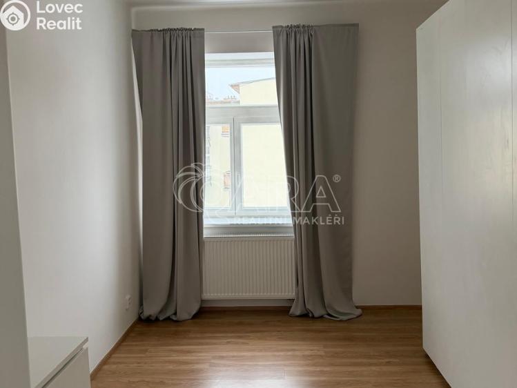 Pronájem bytu 3+1 Praha, Italská č. 7