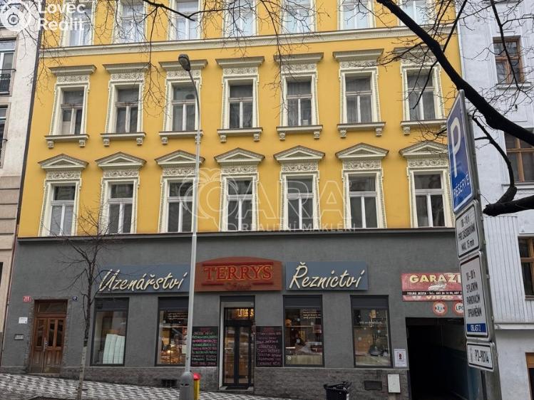 Pronájem bytu 3+1 Praha, Italská č. 10