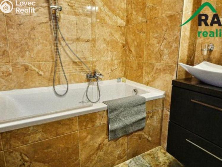 Prodej stavebního pozemku Karlovy Vary, Moravská č. 11