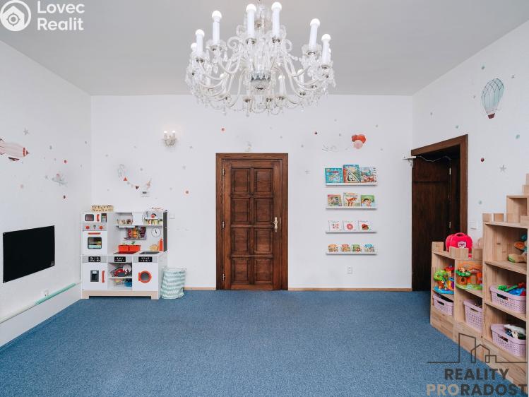 Rent commercial space Praha, U Okrouhlíku 1820/3 č. 8