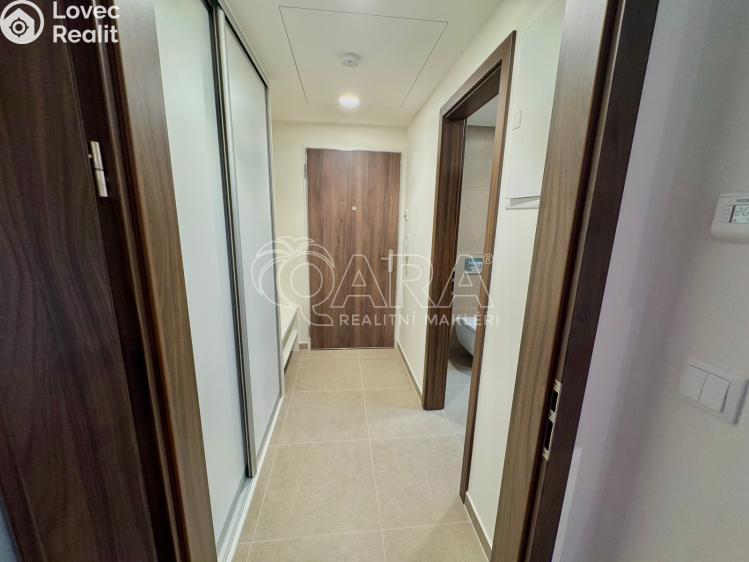 Pronájem bytu 1+KK Praha, Poděbradská 260/59 č. 7