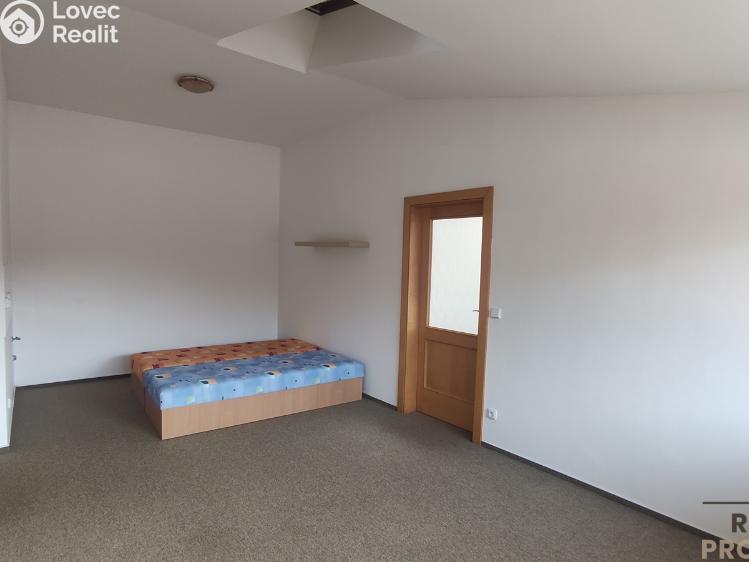 Pronájem bytu 3+1 Velké Meziříčí, Pod Hradbami č. 12