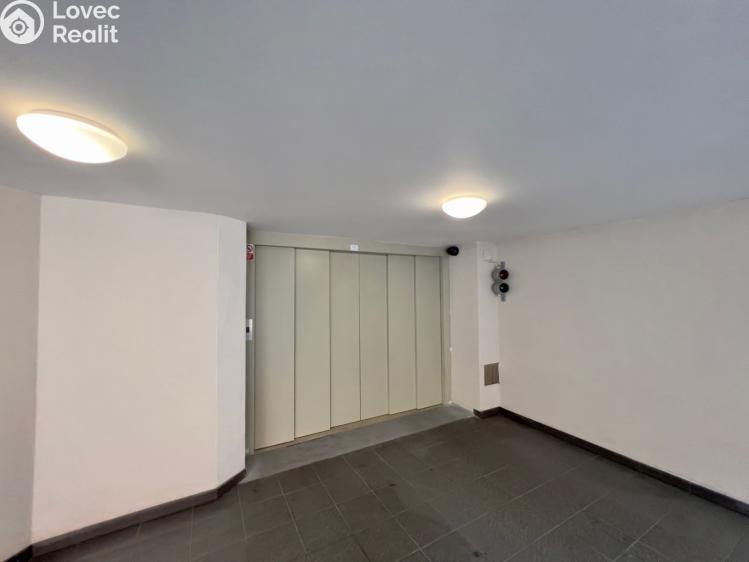 Pronájem garážového stání Praha 5, Smíchov, Holečkova 405/53 č. 2