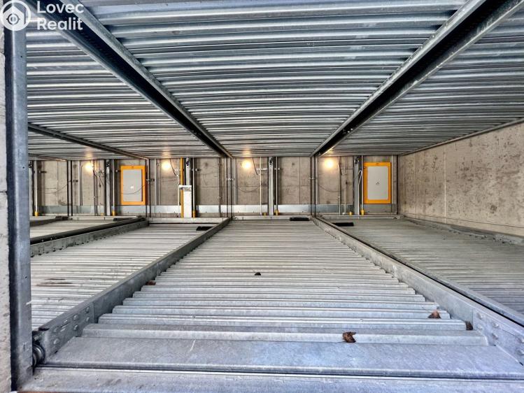 Pronájem garážového stání Praha 5, Smíchov, Holečkova 405/53 č. 3