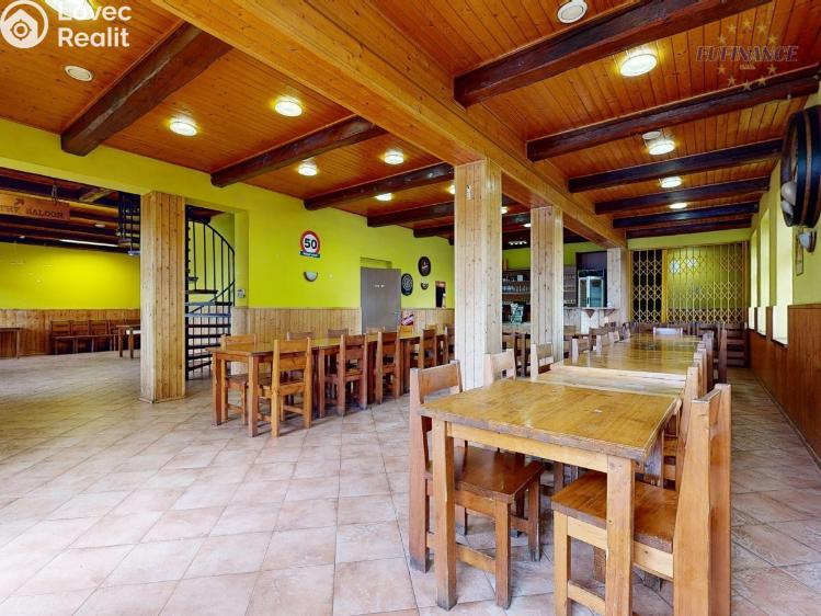 Prodej obchodního prostoru Kralupy nad Vltavou, Lidové nám. 90 č. 5