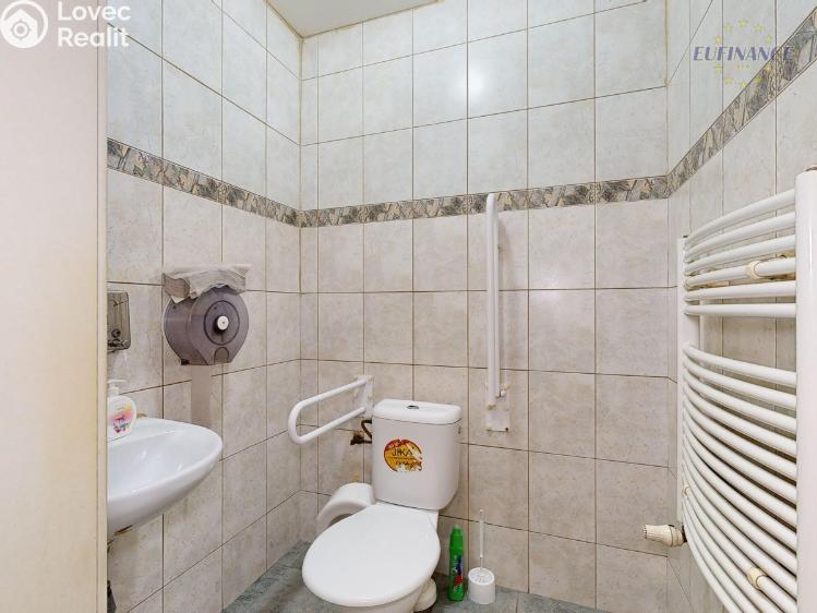 Prodej obchodního prostoru Kralupy nad Vltavou, Lidové nám. 90 č. 16