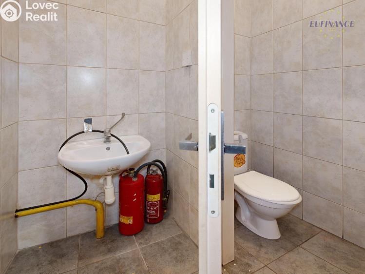 Prodej obchodního prostoru Kralupy nad Vltavou, Lidové nám. 90 č. 18