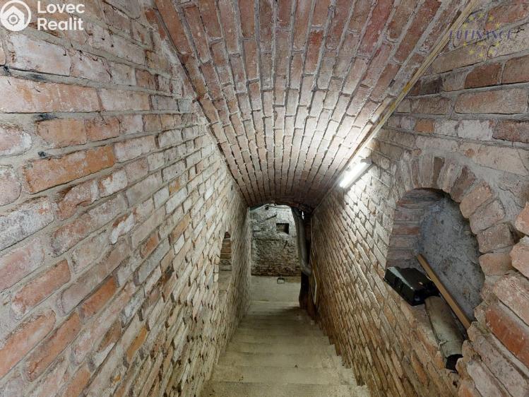 Prodej obchodního prostoru Kralupy nad Vltavou, Lidové nám. 90 č. 37