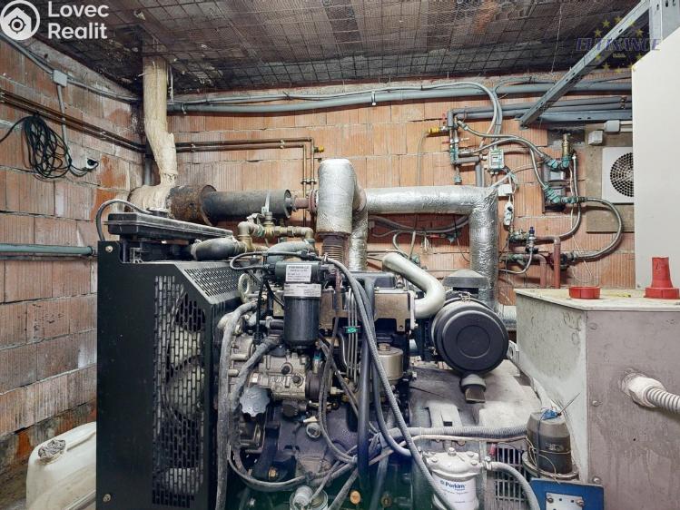 Prodej obchodního prostoru Kralupy nad Vltavou, Lidové nám. 90 č. 38