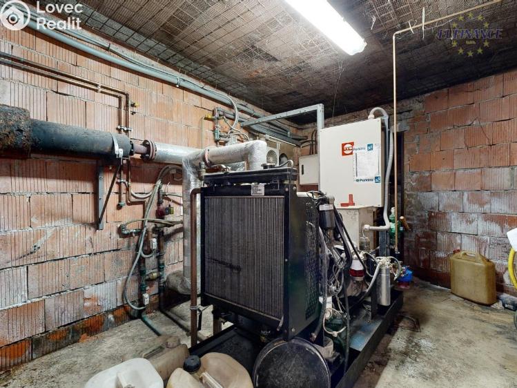 Prodej obchodního prostoru Kralupy nad Vltavou, Lidové nám. 90 č. 40