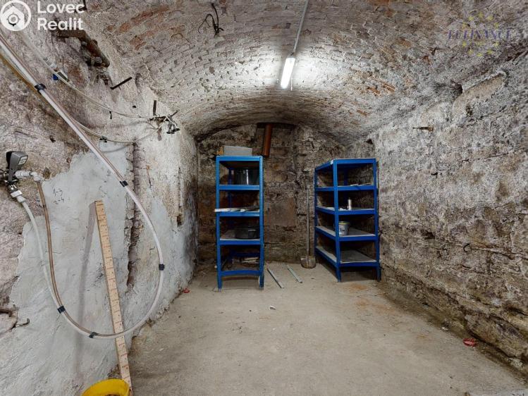 Prodej obchodního prostoru Kralupy nad Vltavou, Lidové nám. 90 č. 41