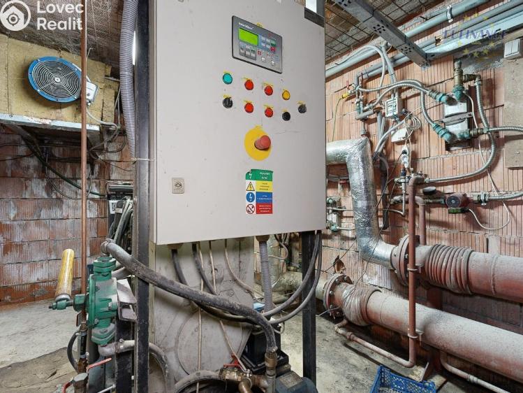 Prodej obchodního prostoru Kralupy nad Vltavou, Lidové nám. 90 č. 42