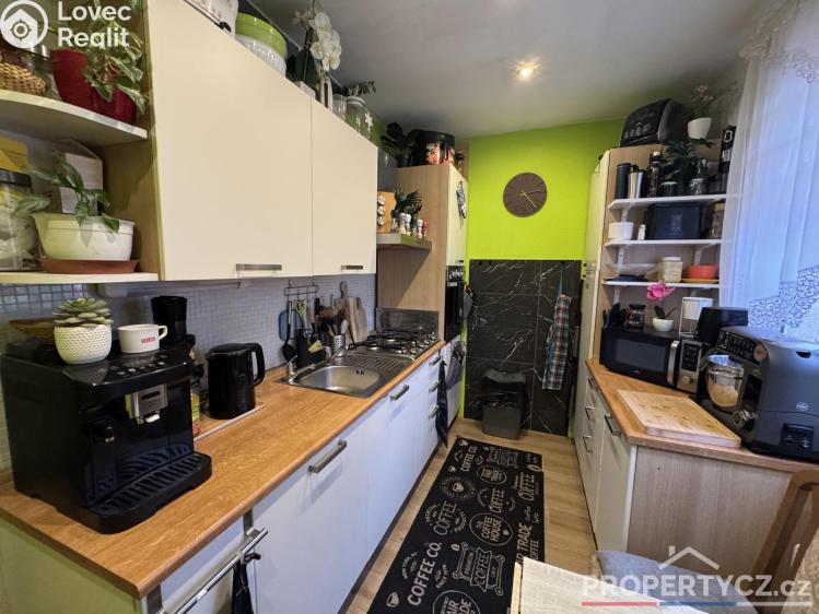 Sale apartment 3+1 Praha, Topolová 2572/11 č. 24