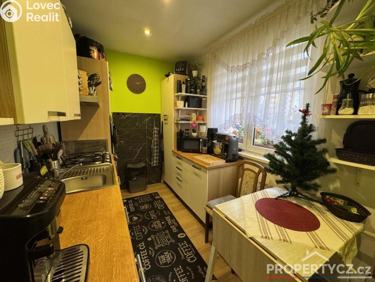 Sale apartment 3+1 Praha, Topolová 2572/11 č. 25