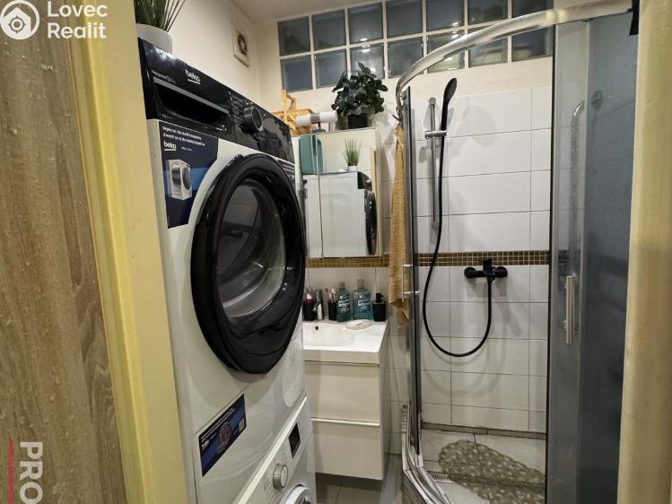 Sale apartment 3+1 Praha, Topolová 2572/11 č. 33