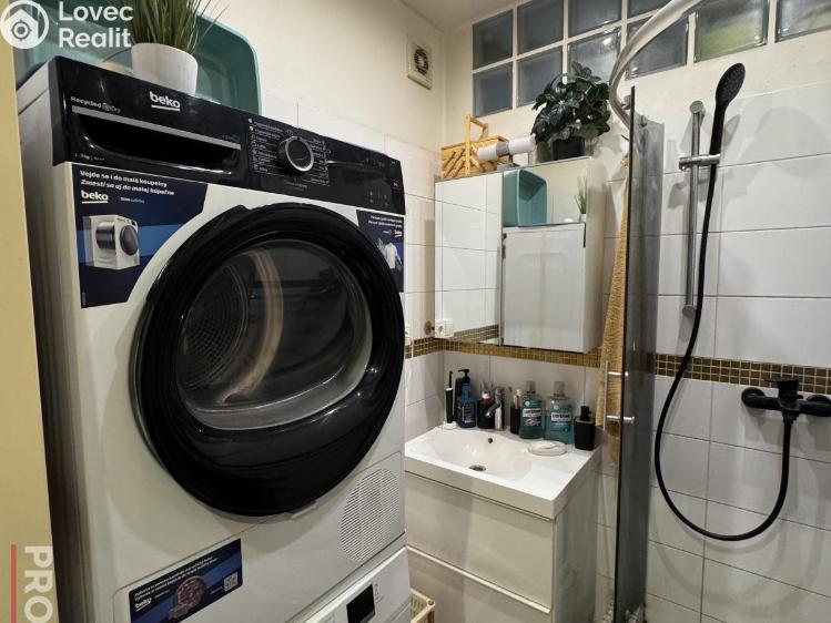 Sale apartment 3+1 Praha, Topolová 2572/11 č. 34