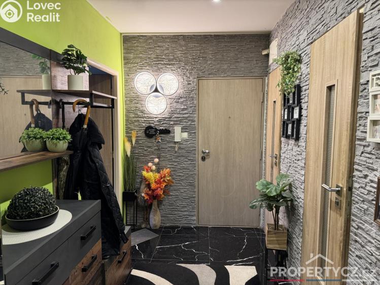 Продажа квартиры 3+1 Praha, Topolová 2572/11 č. 3