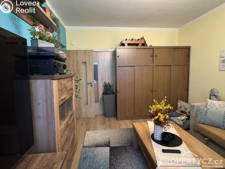 Продажа квартиры 3+1 Praha, Topolová 2572/11 č. 8