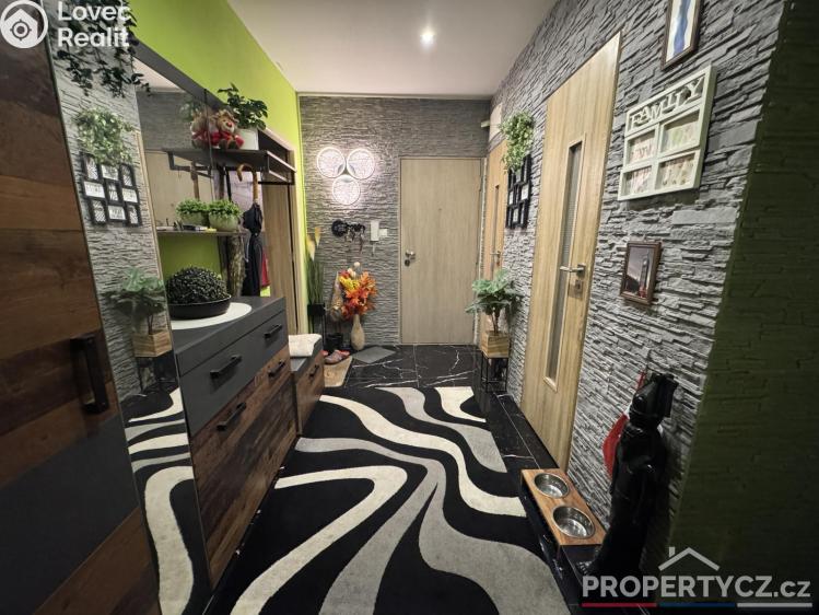 Продажа квартиры 3+1 Praha, Topolová 2572/11 č. 23