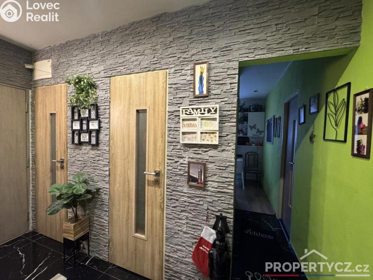 Продажа квартиры 3+1 Praha, Topolová 2572/11 č. 32