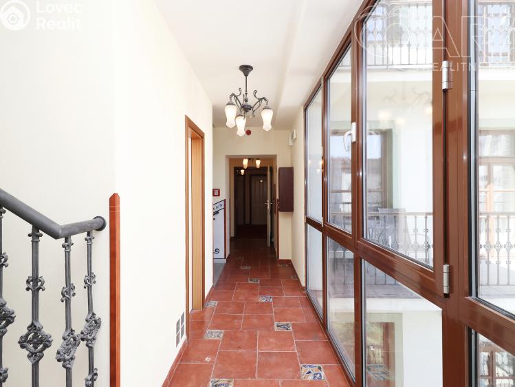 Pronájem bytu 1+KK Praha, Balbínova 496/8 č. 13