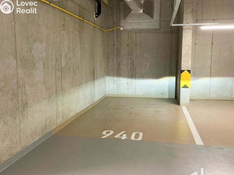 Pronájem garážového stání Praha 4, Modřany, Mezi vodami 2417/39 č. 2